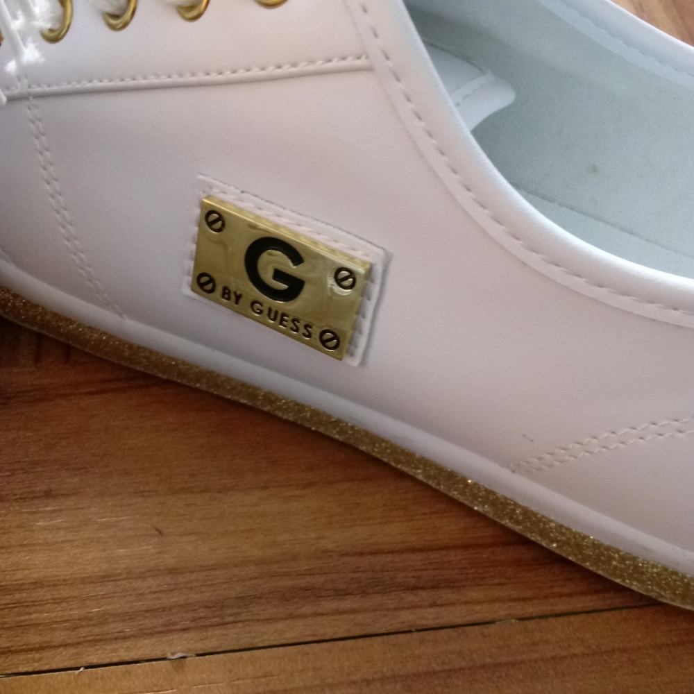 Guess “Glitterotti” White Low-Top Sneakers - Picture 5 of 6
